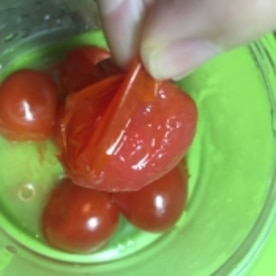 離乳食初期 レンジで簡単 ミニトマト レシピ 作り方 By てん子 楽天レシピ 離乳食初期 レンジで簡単 ミニトマト レシピ 作り方 By てん子 楽天レシピ